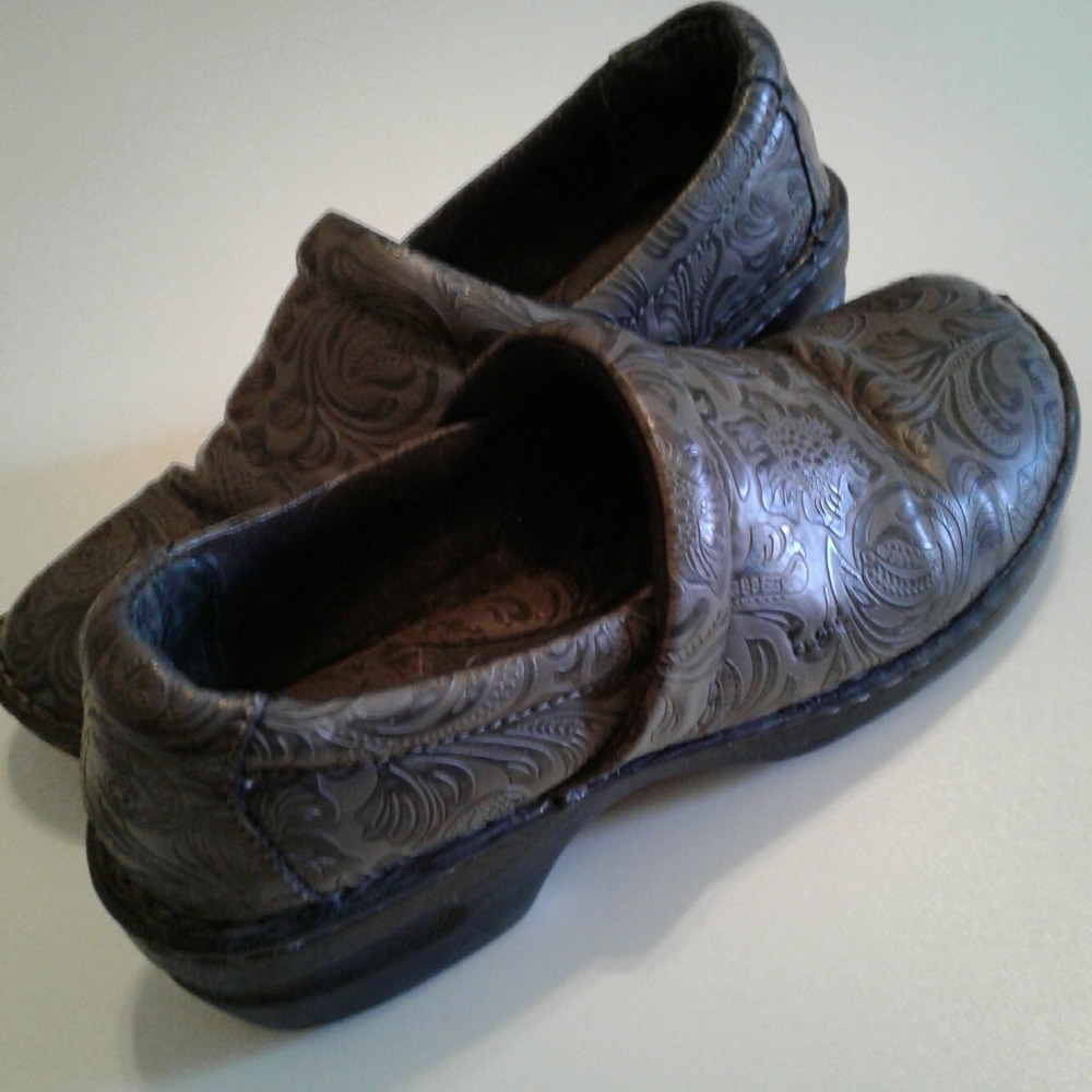🌺 B.O.C. Cloge/Nursing Shoes
